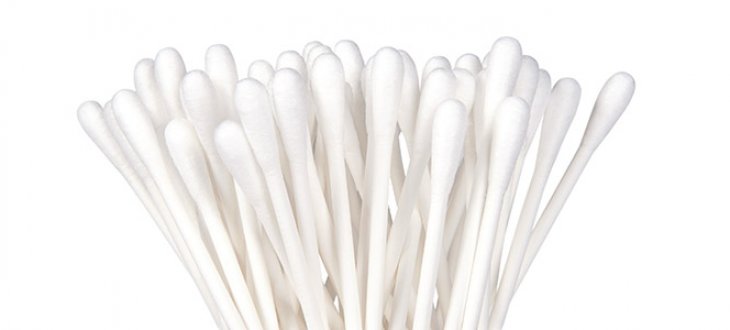 Cotton buds with paper stick